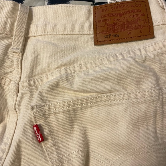 Women’s Ivory Levi’s 501s “90s” - Picture 3 of 5